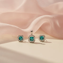 Silver Victorian royal Emerald green Pendant set
