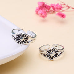 Silver Lush Flower Toe Ring