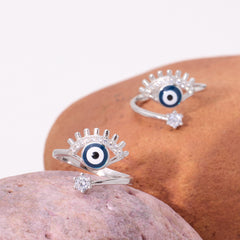 Silver Striking Eyelashes Halo Toe Ring