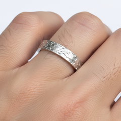 Silver classic Hammer pattern Mirror polish Band ring