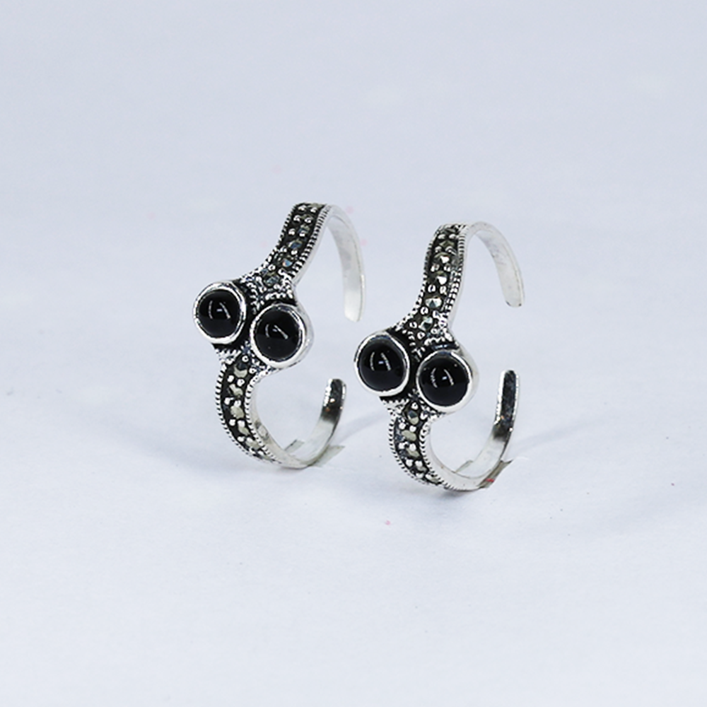Silver Oxidized Black Stone Toe Ring