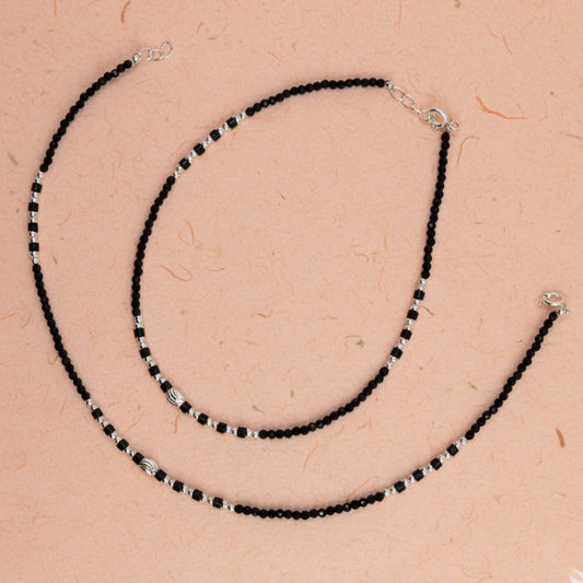 Silver Trendy Textured barrel black beads anklets for her
