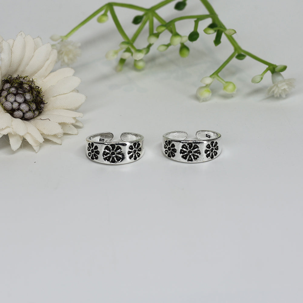 Silver Bloom Oxidized Toe Rings