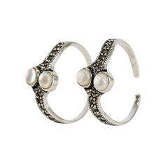 Silver Mother of pearl Oxidised Toe ring