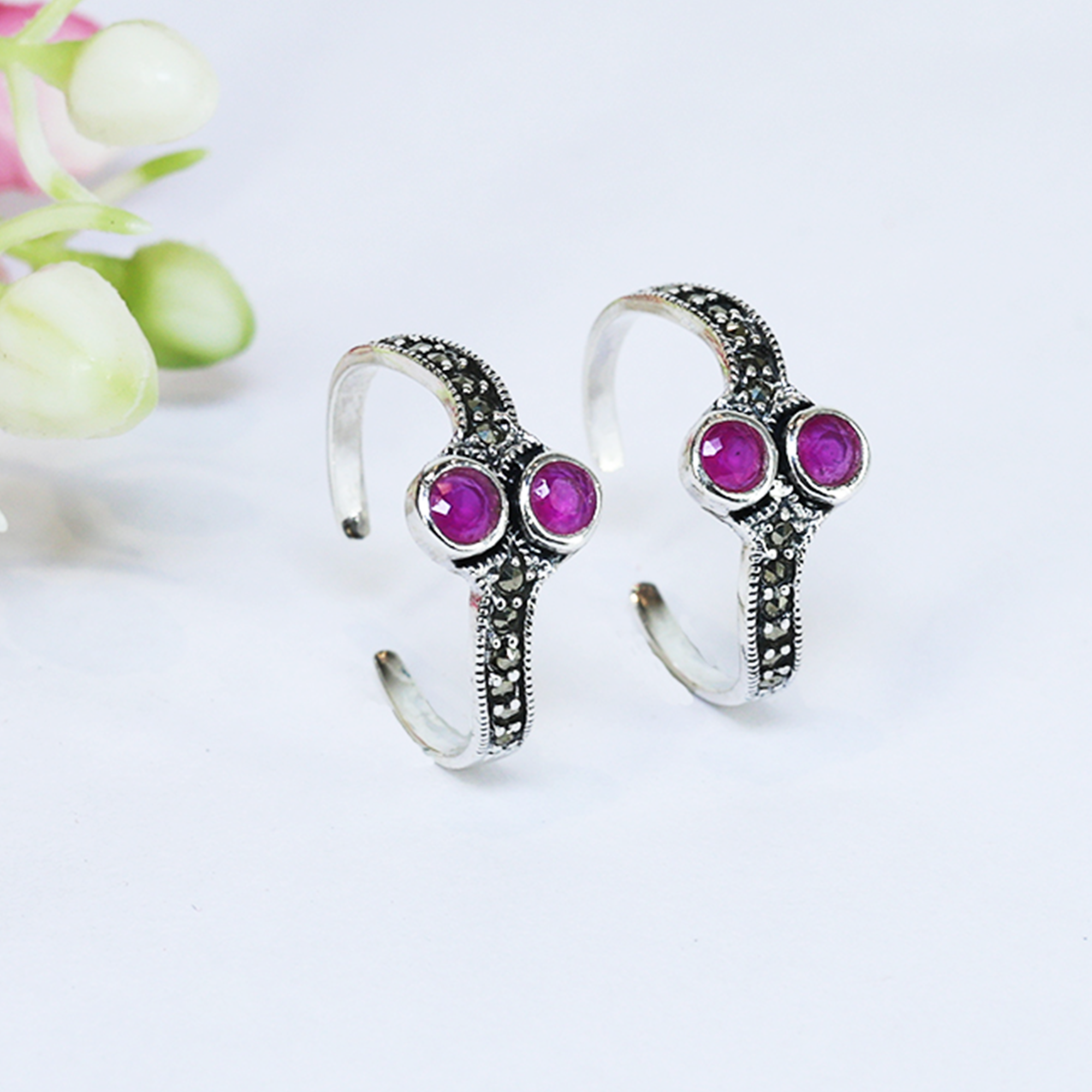 Silver Pink Oxidized Heritage Toe Rings