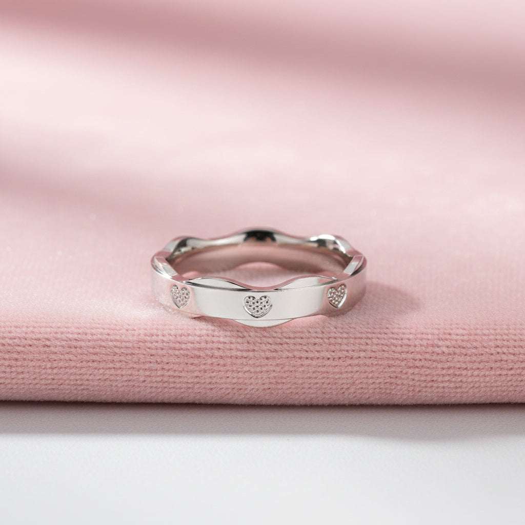 Silver Elegant Wavy Heart Engraved Band For Her