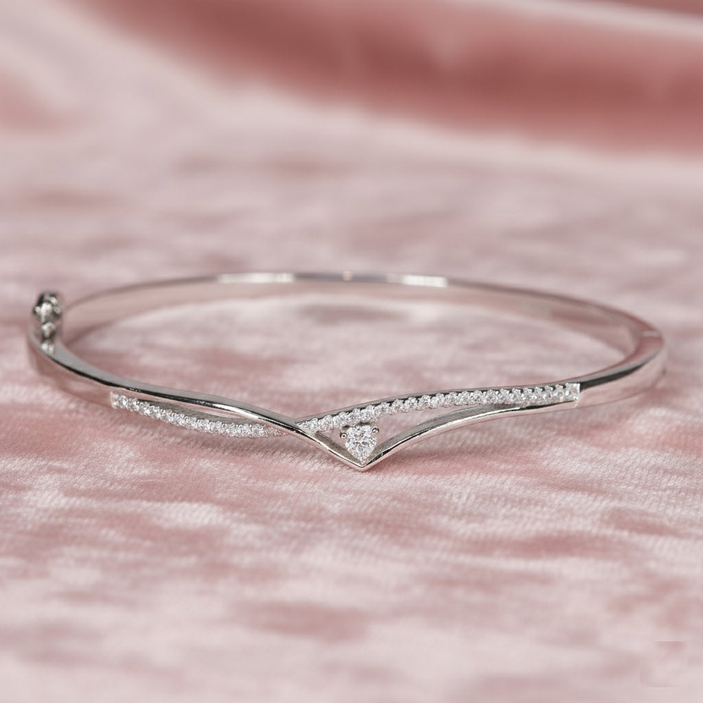 Silver Royal V-shaped Heart Bracelet for her
