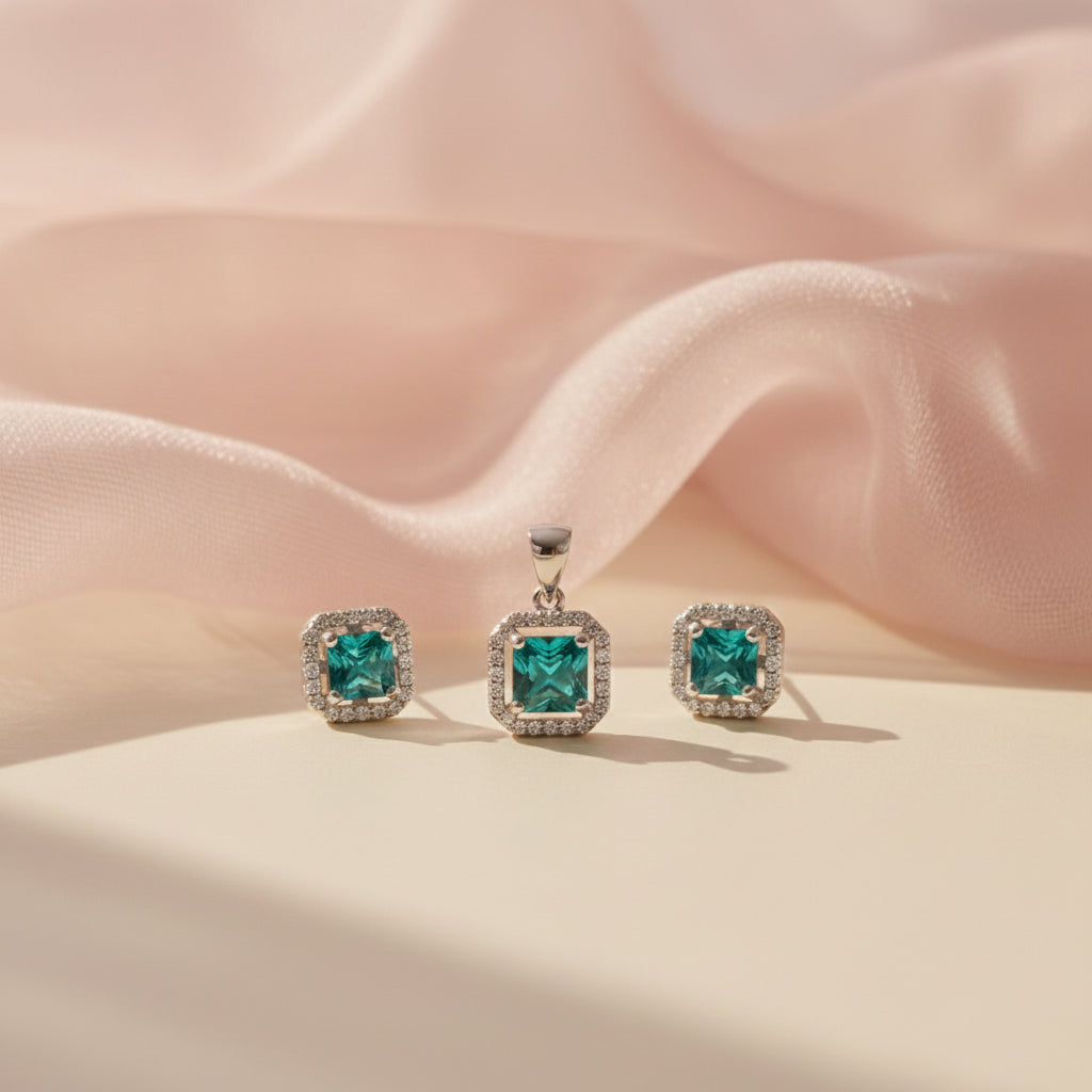 Silver Victorian royal Emerald green Pendant set