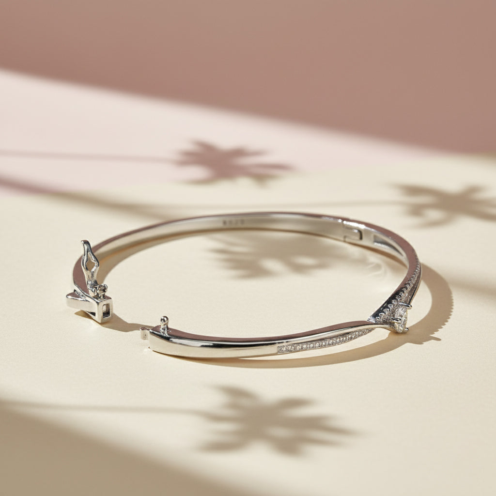 Silver Royal V-shaped Heart Bracelet for her