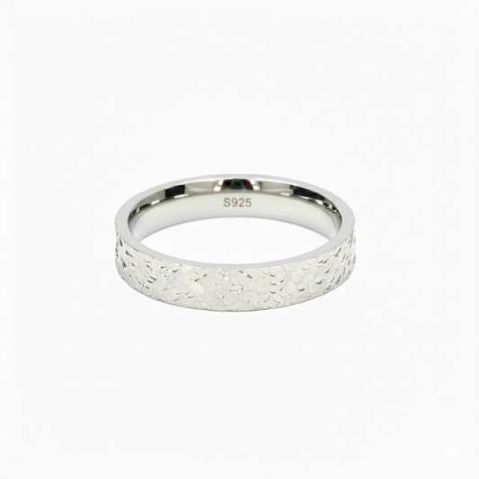 Silver Hammered Texture Daisy Band For Her