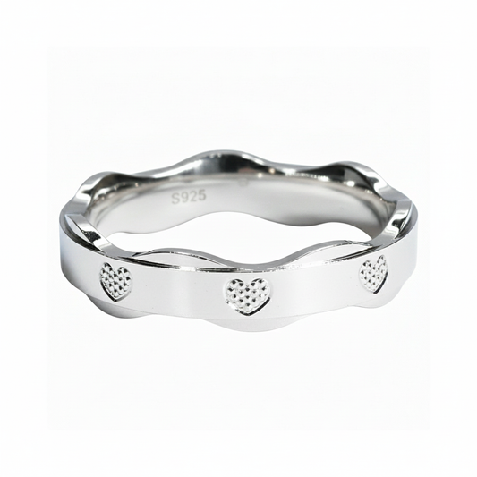 Silver Elegant Wavy Heart Engraved Band For Her