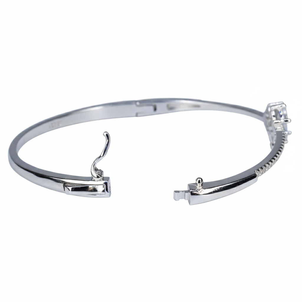 Silver Clover leaf Zirconia Fine Bracelet for her