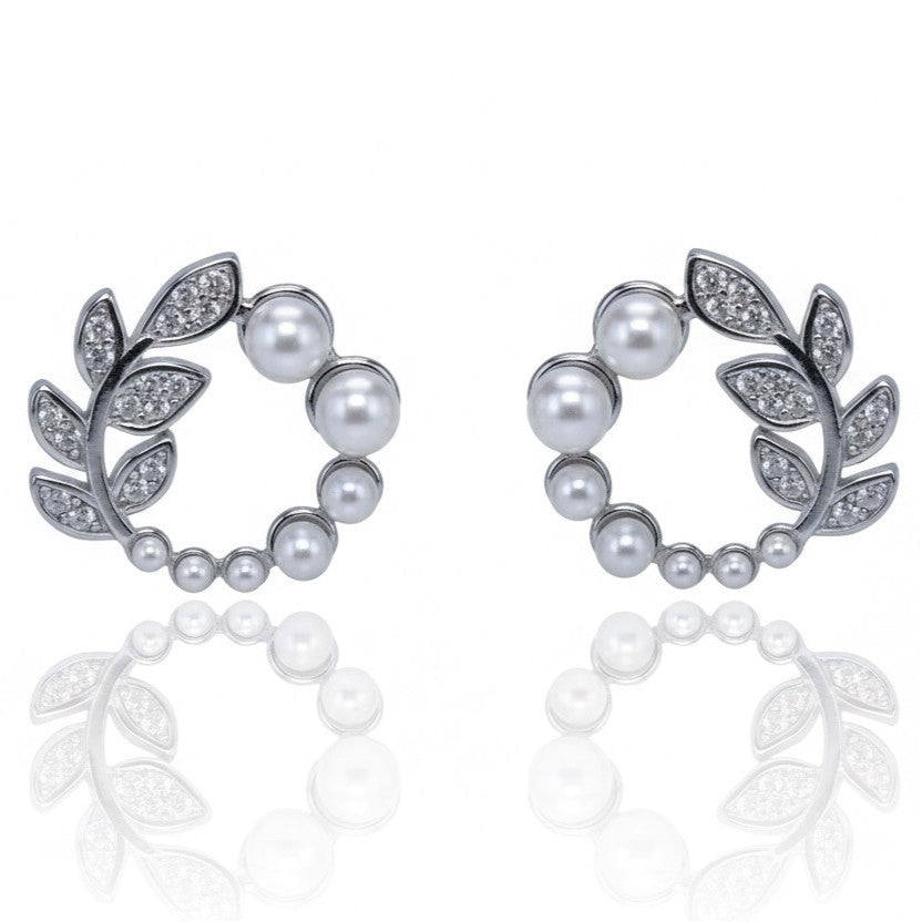 Silver Luminous Pearl Pendant Set