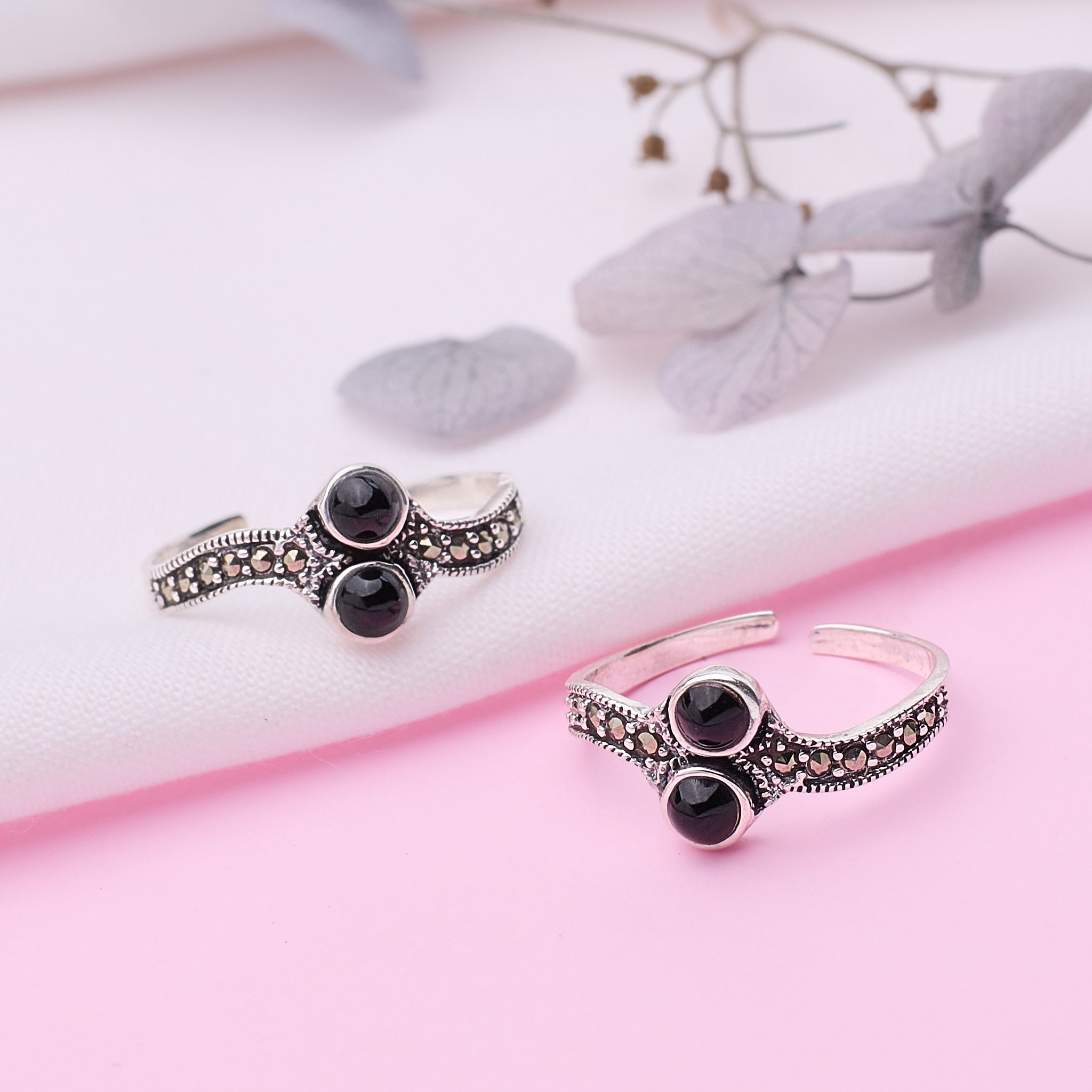 Silver Oxidized Black Stone Toe Ring