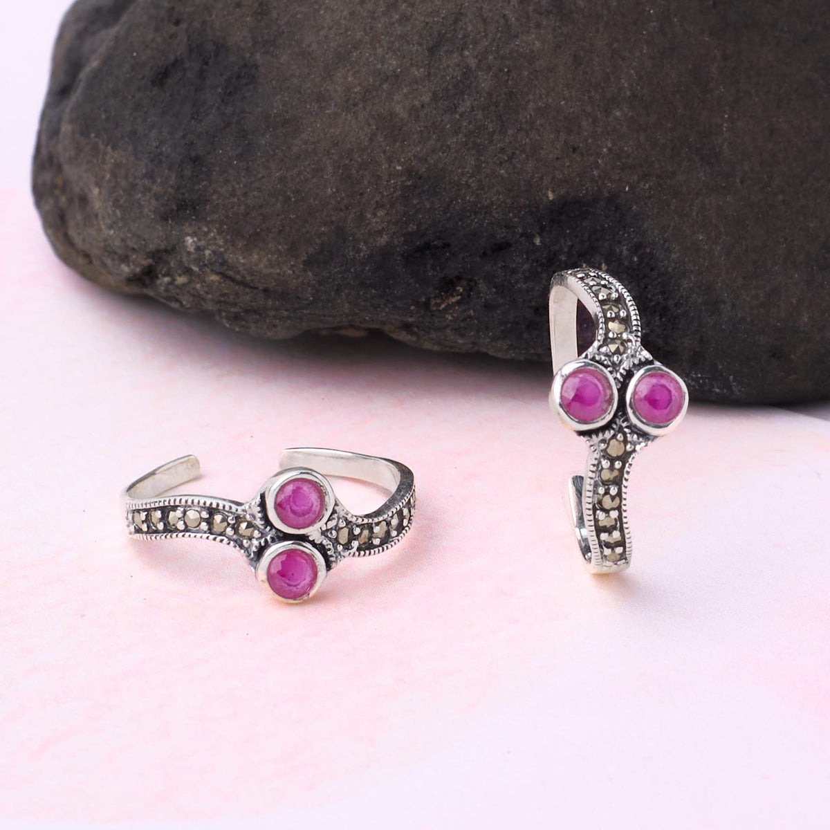 Silver Pink Oxidized Heritage Toe Rings