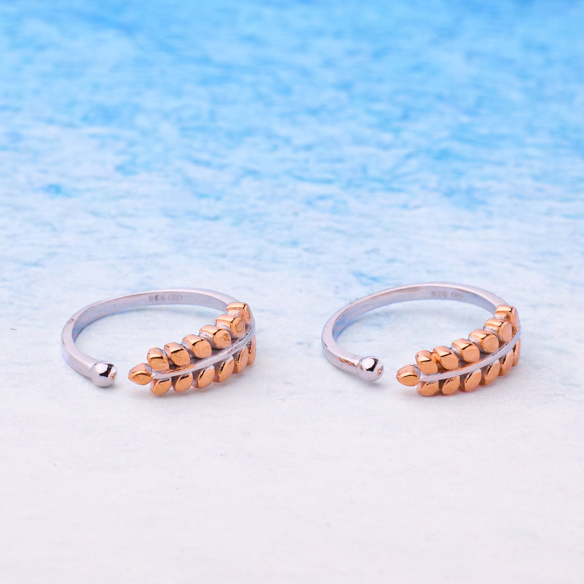 Gold Intricate Palm Leaf Design Toe Ring