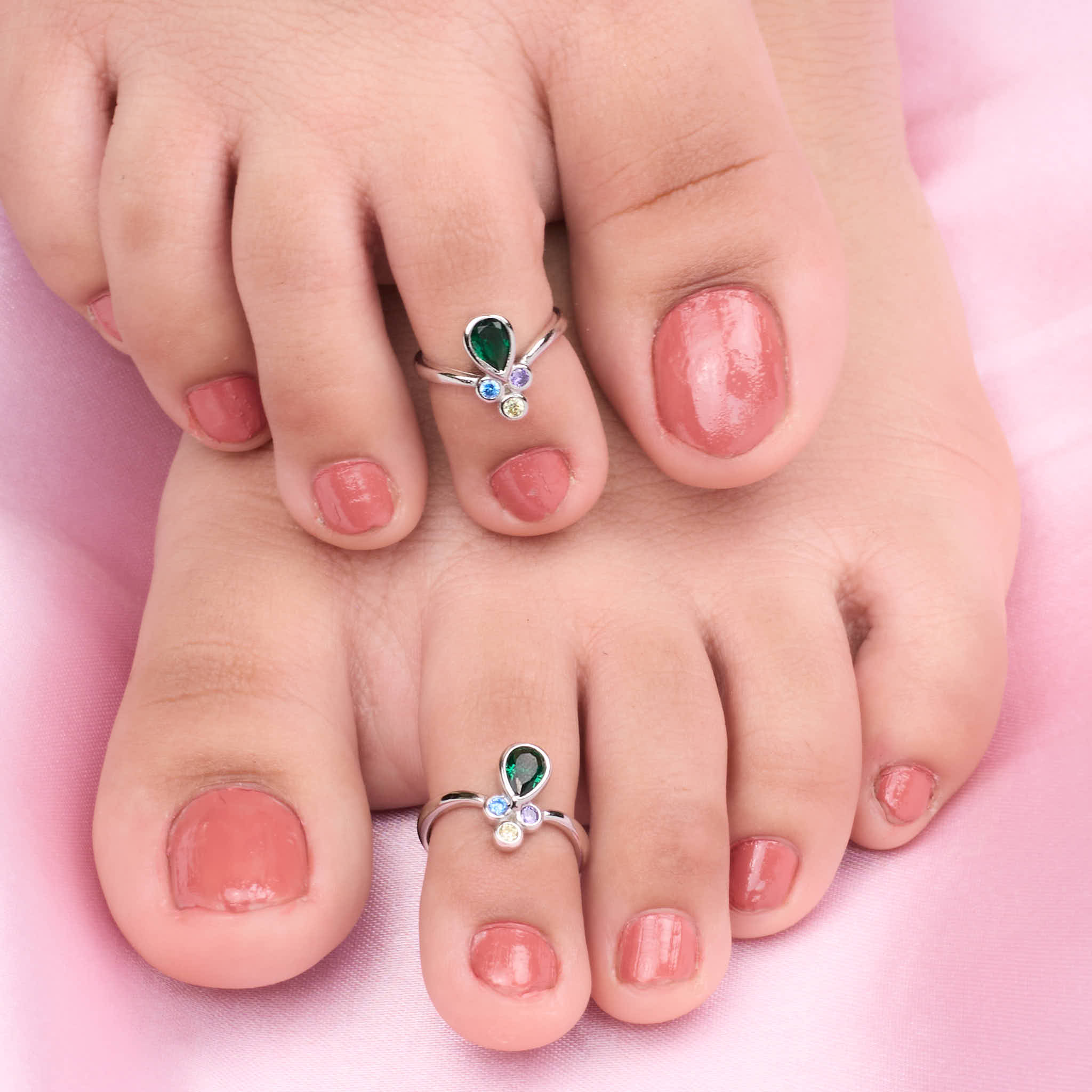 Silver Green Vibrant Toe Ring