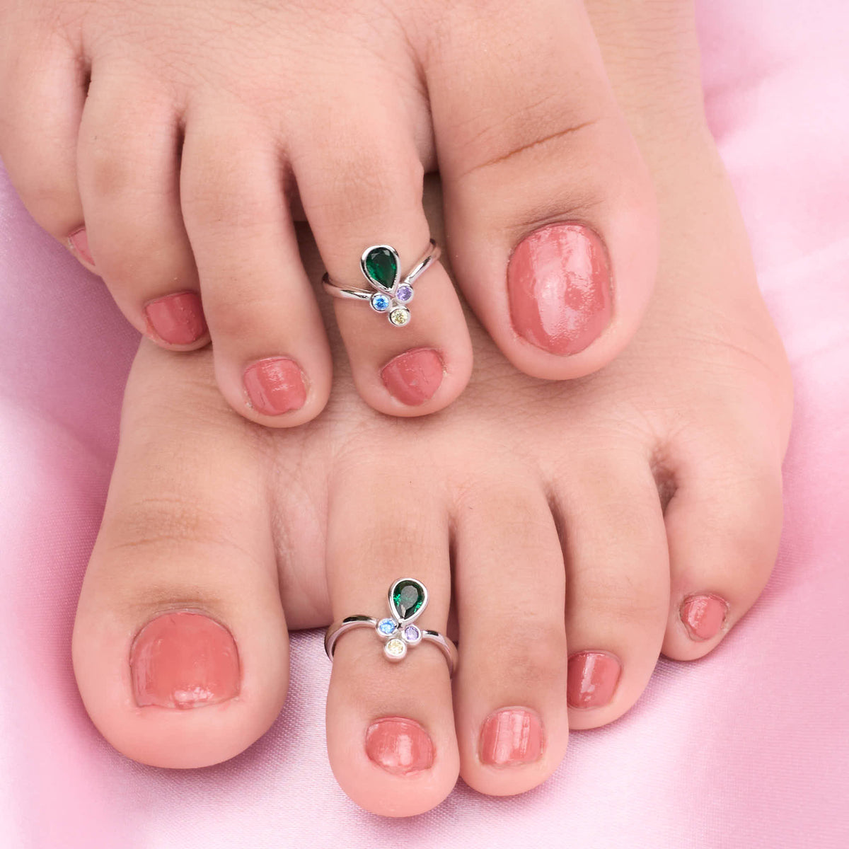 Silver Green Vibrant Toe Ring