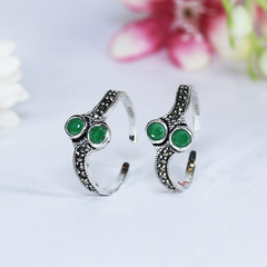Silver Garland Green Toe Ring
