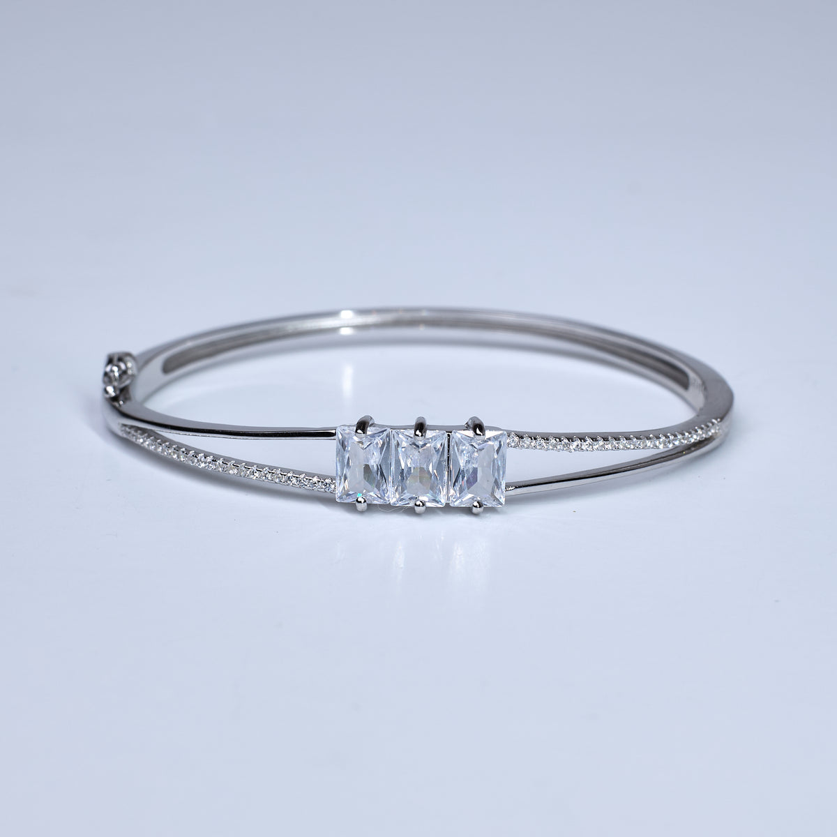 Silver Fine Trinity cut Bracelet for her