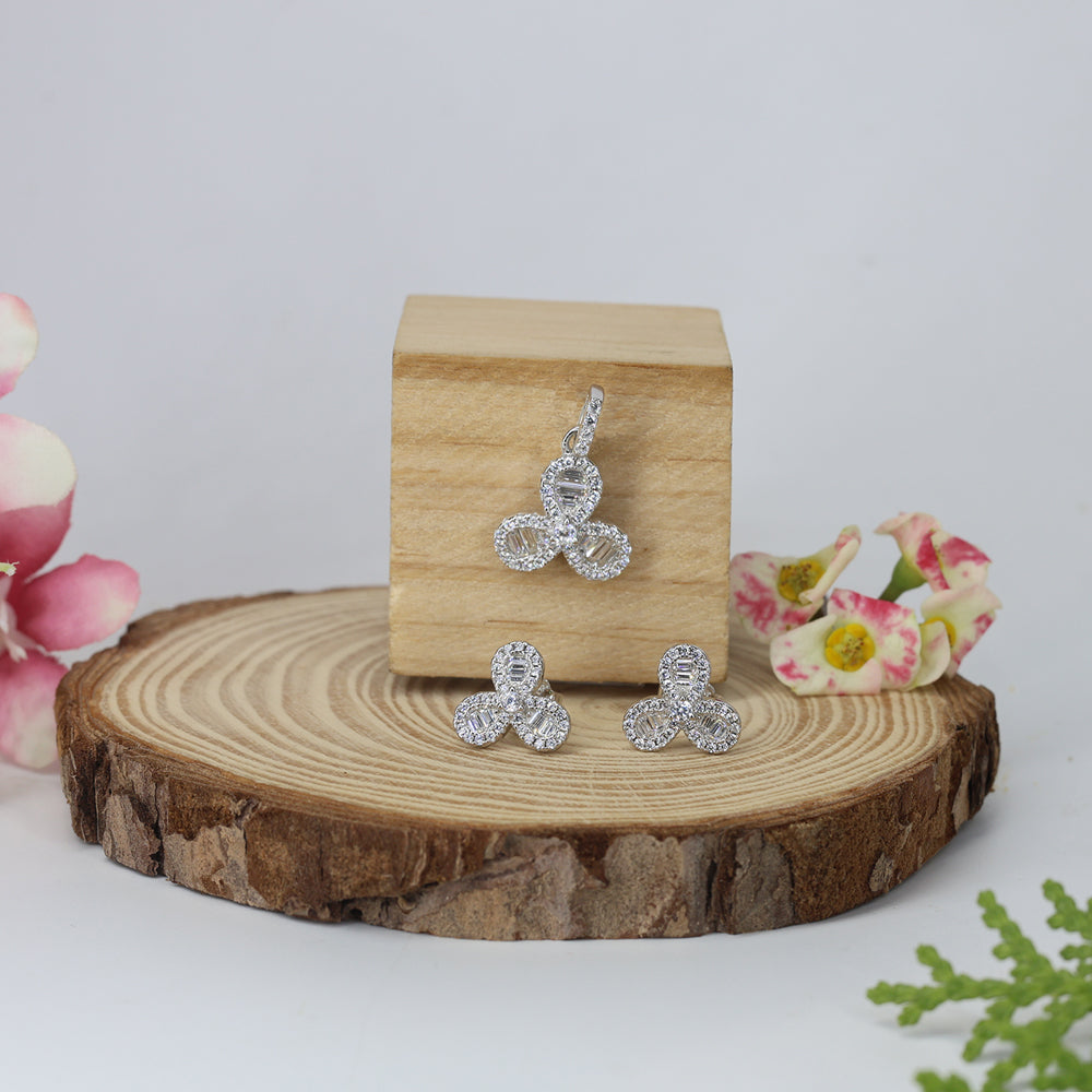 Silver versatile Clover Pendant set for her