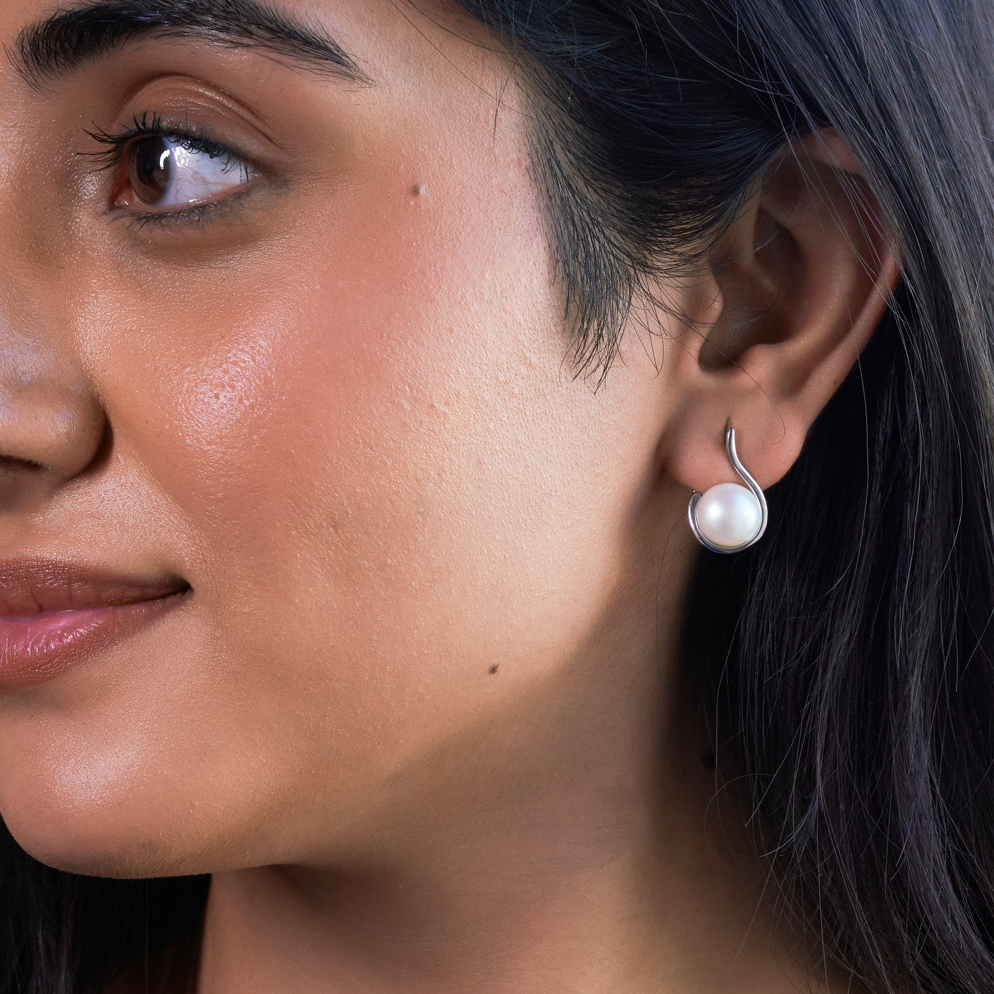 Silver Smooth Pearl Asian Earring