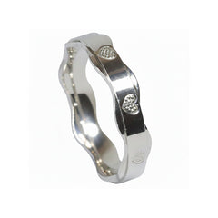 Silver Elegant Wavy Heart Engraved Band For Her