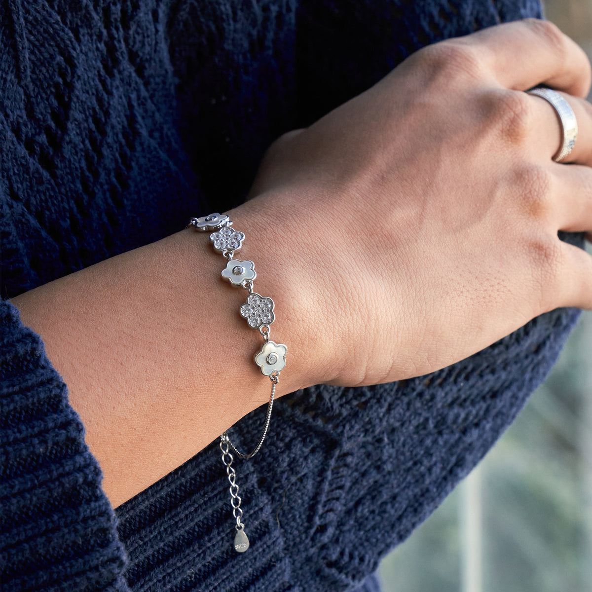 Silver Cute Flower Design Chain Bracelet With MOP & CZ Diamonds