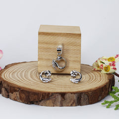 Silver Dazzling Swan pendant set