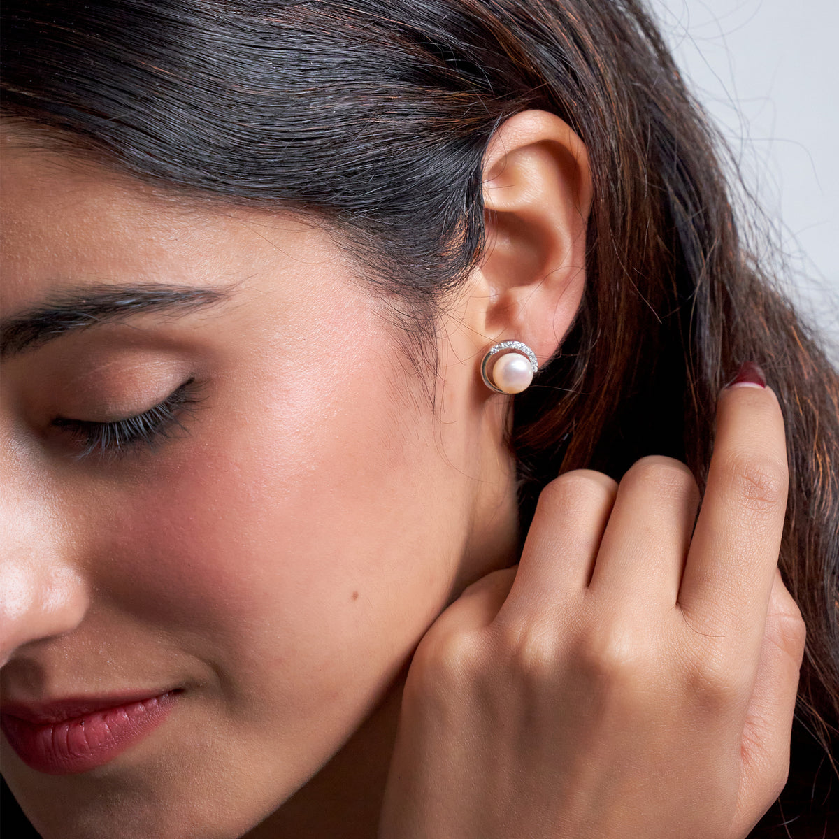 Silver Classy Pearl with Zircons Studs earrings