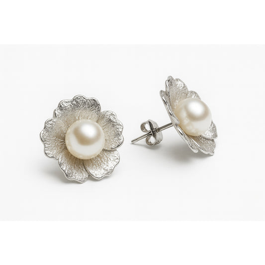 Silver Pearl Elegant Flower Studs earrings