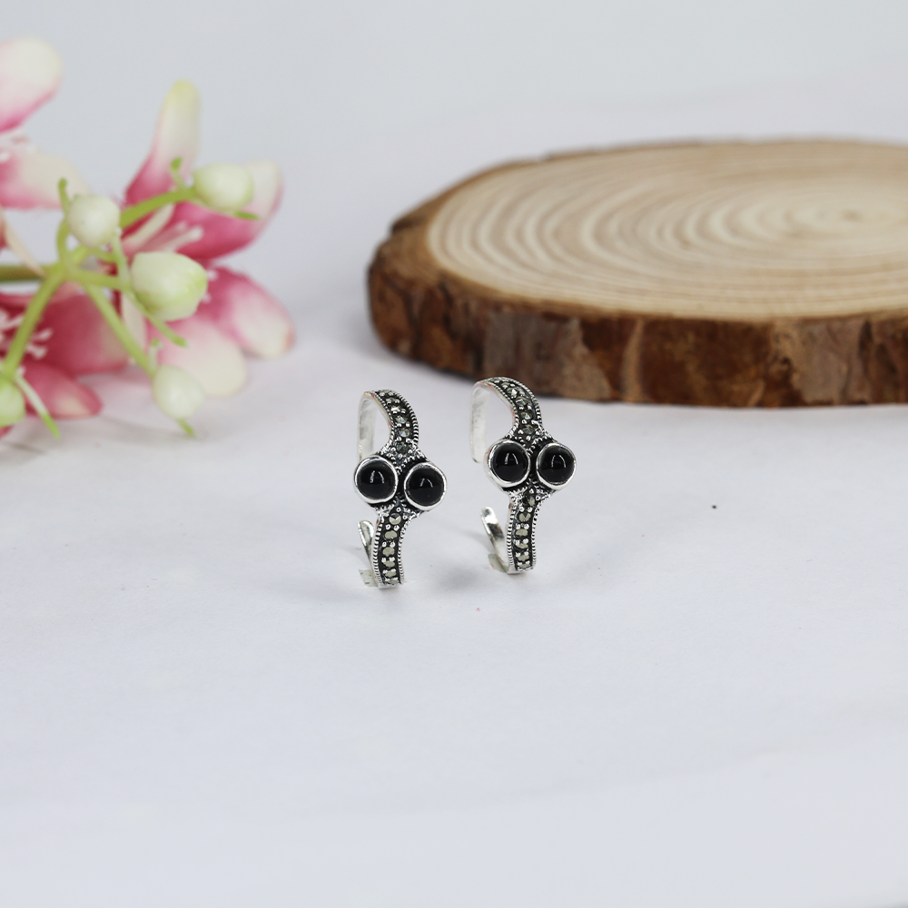 Silver Oxidized Black Stone Toe Ring