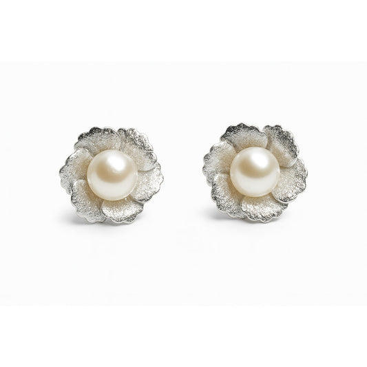 Silver Pearl Elegant Flower Studs earrings