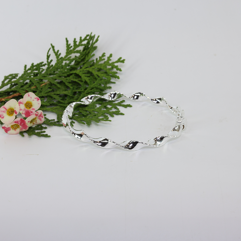 Silver Serpentine Twist Bracelet