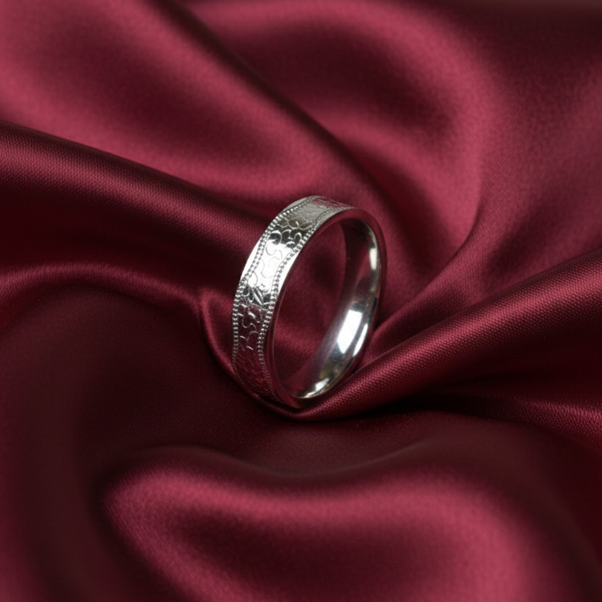 Silver Vintage engraved Hammer pattern Band ring