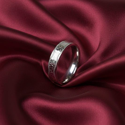 Silver Vintage engraved Hammer pattern Band ring