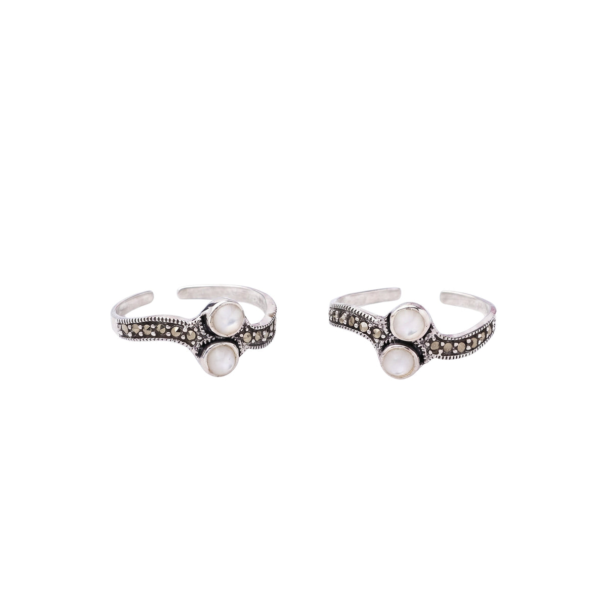 Silver Mother of pearl Oxidised Toe ring