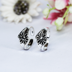 Silver Lush Flower Toe Ring