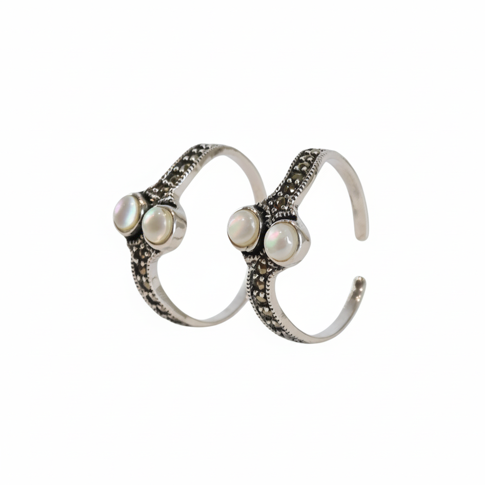 Silver Mother of pearl Oxidised Toe ring