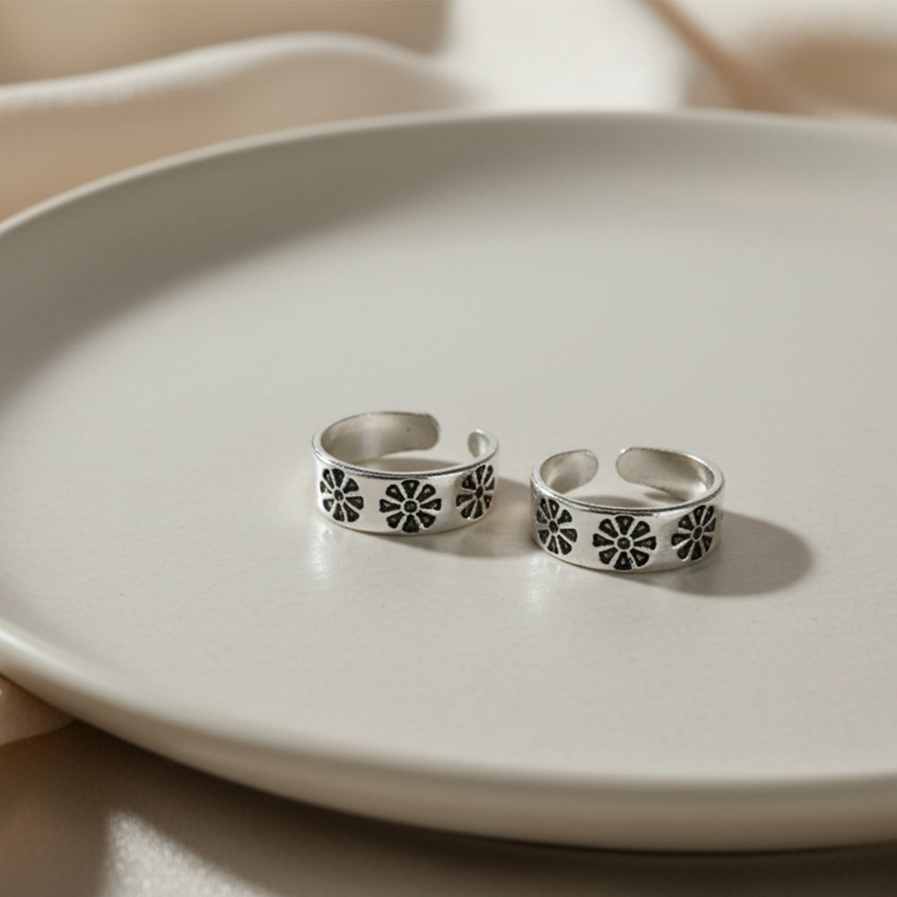 Silver Bloom Oxidized Toe Rings