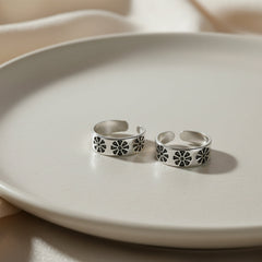 Silver Bloom Oxidized Toe Rings