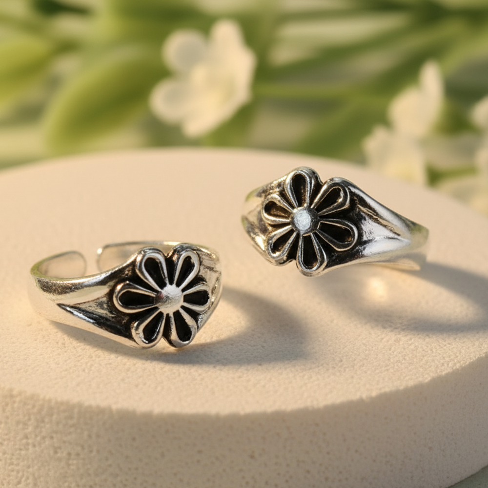 Silver Lush Flower Toe Ring