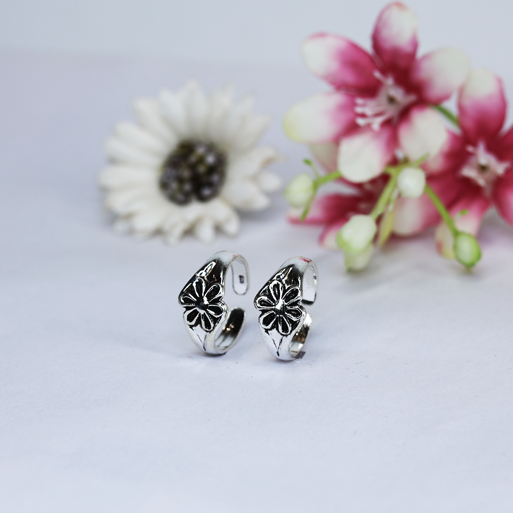 Silver Lush Flower Toe Ring