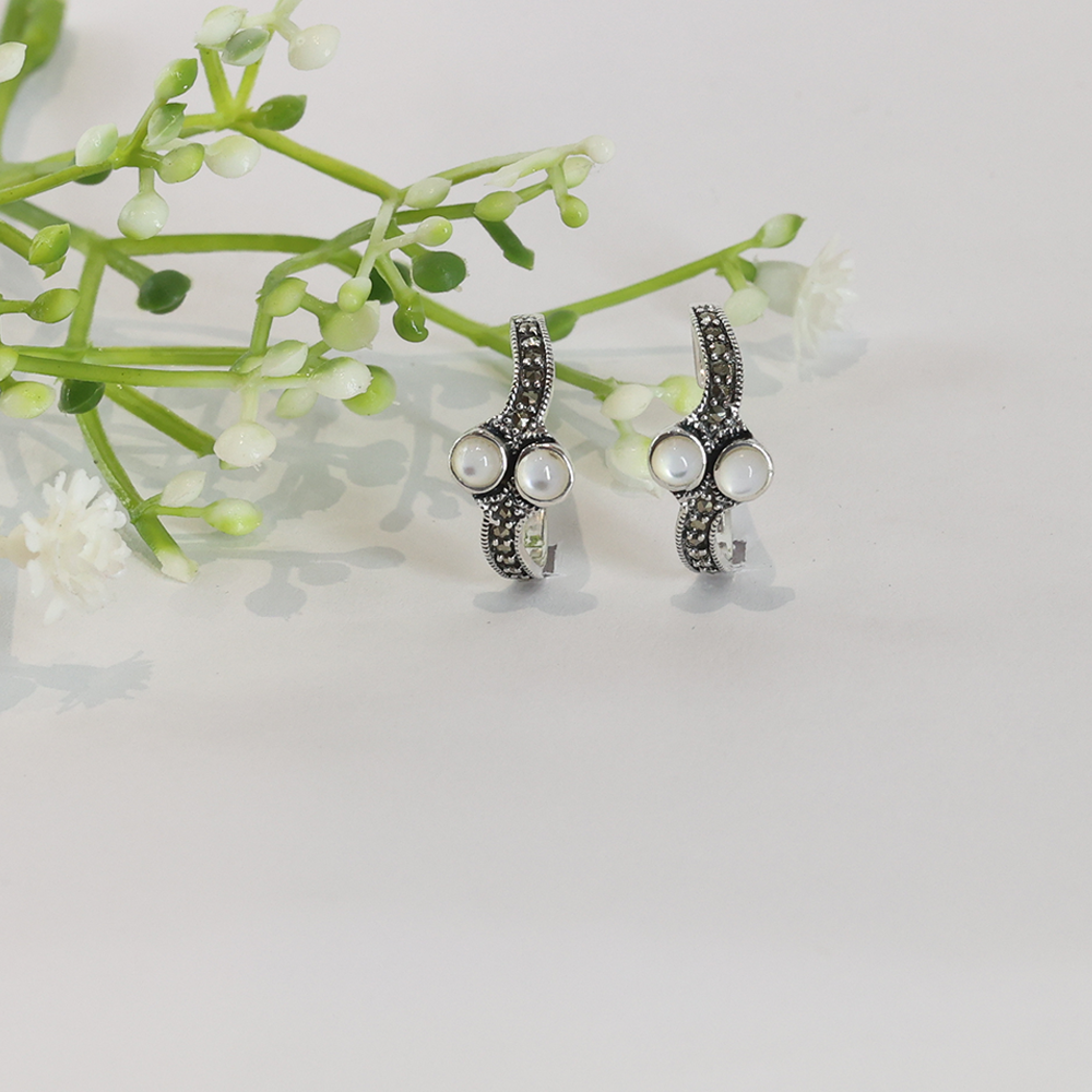 Silver Mother of pearl Oxidised Toe ring