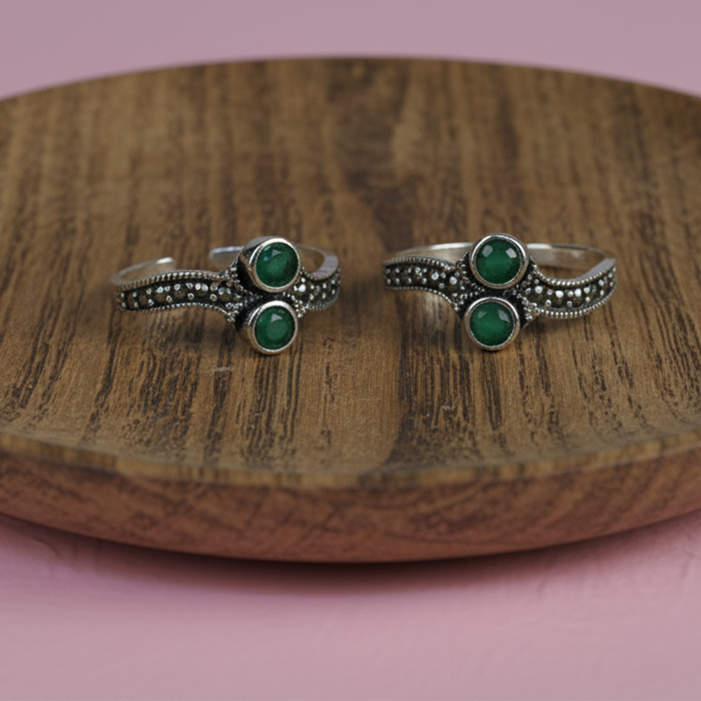 Silver Garland Green Toe Ring
